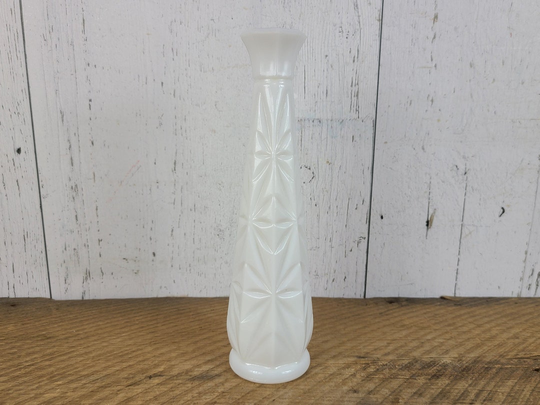Vintage Fluted Hoosier Milk Glass Bud Vase 9 Starburst Daisy Pattern