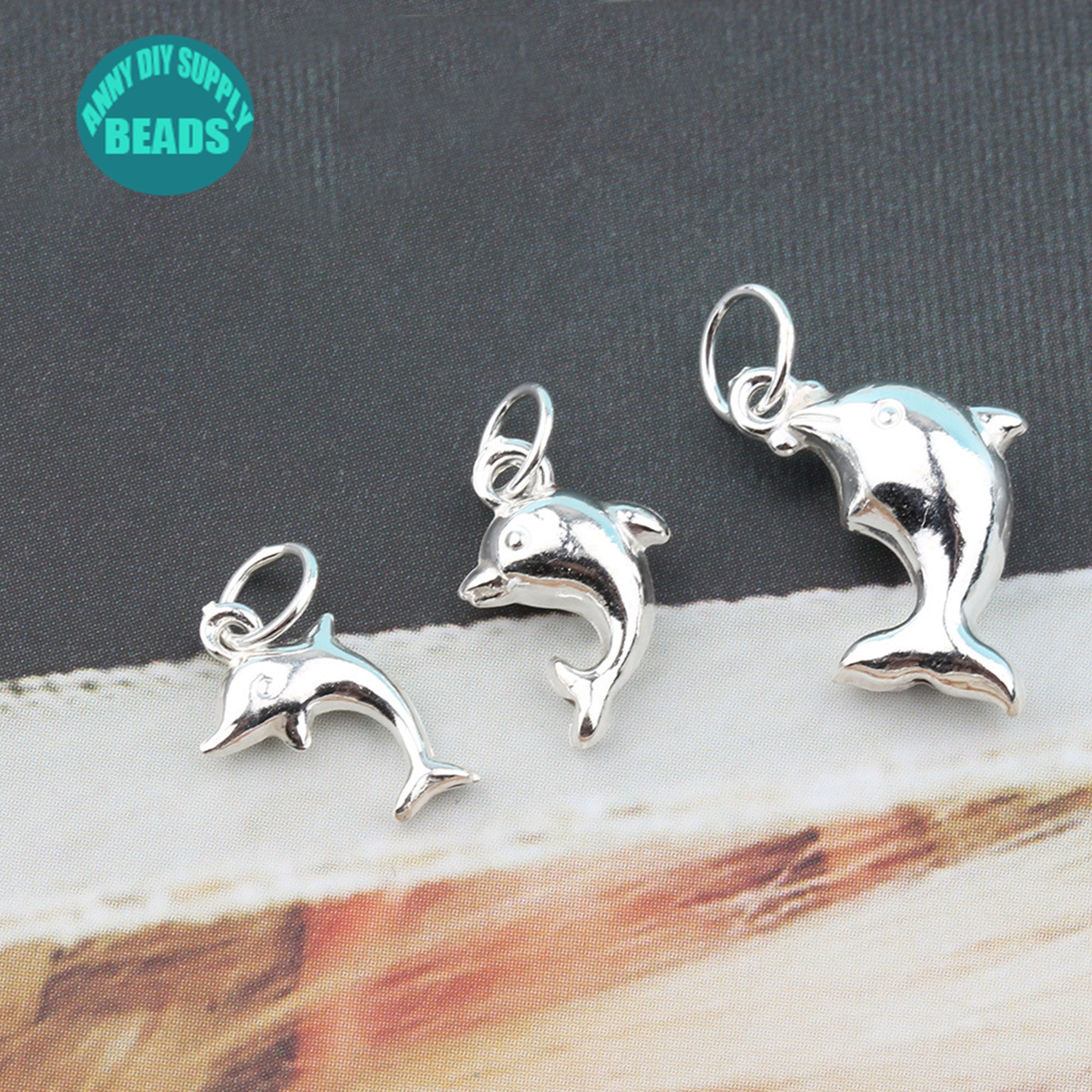 Bracelet Breloques En Argent 925/1000 - Motifs Dauphins Et Cœurs, Occasion
