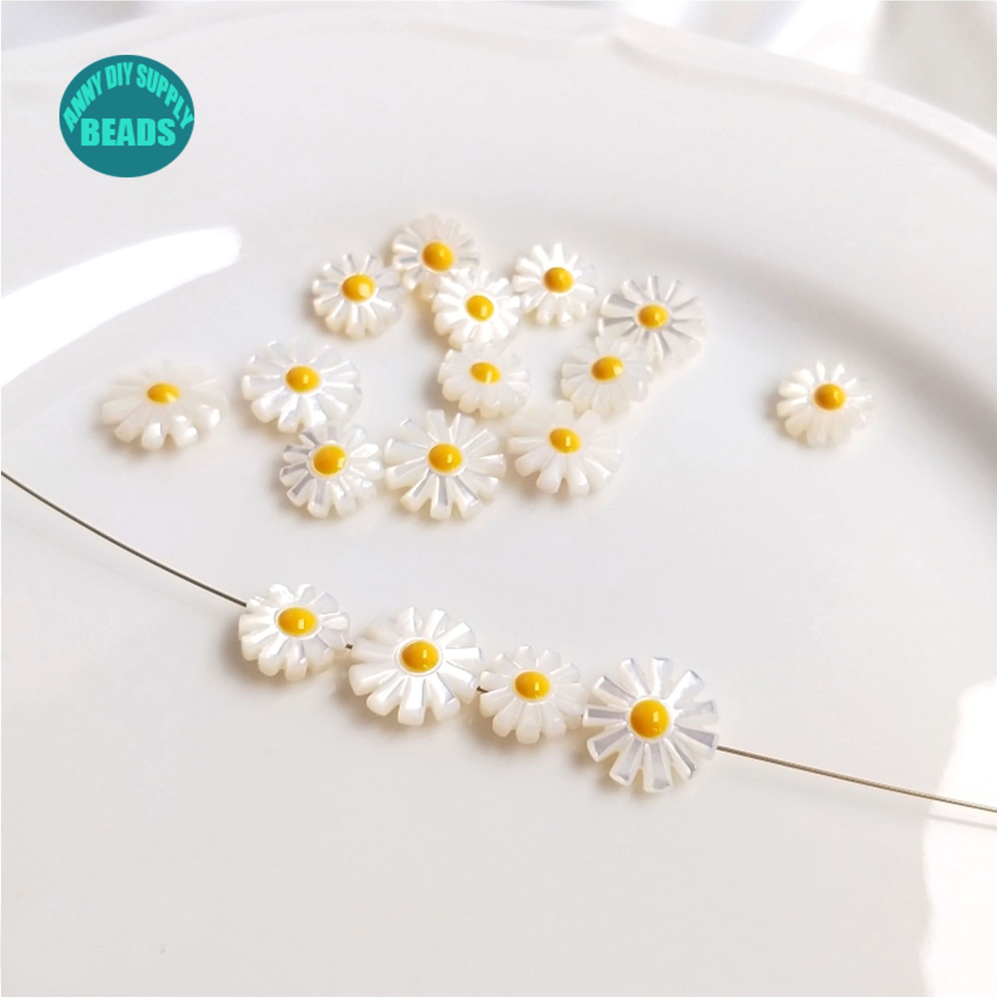 Collier De Marguerite Fait Main Acier Inoxydable Doré - Fleurs Bleu Pastel/Blanc Revêtement IP