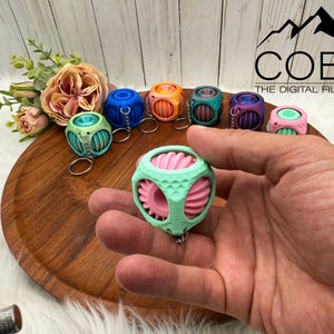 Rolig 2025 Gyroskopisk Fidget Spinner Digital STL-fil för 3D-utskrift, 3D-utskrivbar Fidget Cube Partygåva bild 3