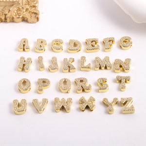 10-26 piezas, dijes de alfabeto dorados, letra inglesa con pavé de circonita, colgante de letra de circón, dijes de iniciales, dije de letras, letra a elegir