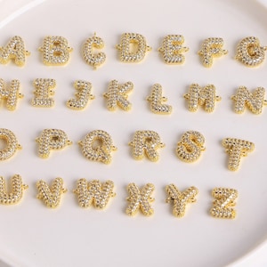 10-26 piezas, conectores de letras del alfabeto de oro brillante, dijes iniciales, cuentas de letras iniciales para accesorios de collar y pulsera, 15 mm