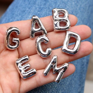 5/10/26 Uds., delicado colgante de letra de globo de Color plateado 26 gordo para mujer, fabricación de collares, accesorios de joyería