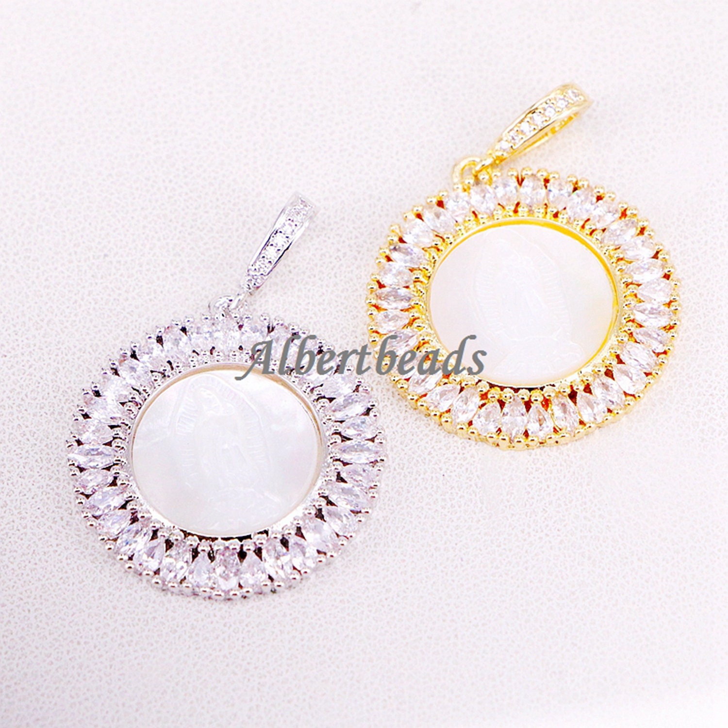 新しい到着 AZYZ321-8784 CZ Shell Mary/jesus Pave Micro CZ Pendant, Pave リンス・コンディショナー