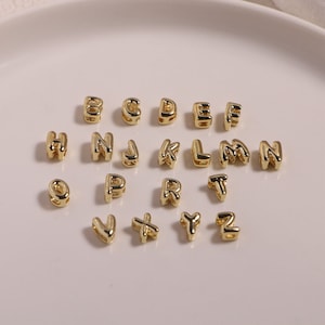 26 piezas, espaciadores de conectores de letras iniciales lindos chapados en oro de 18 quilates, colgante inicial, minimalista, dijes de letras para suministros de joyería