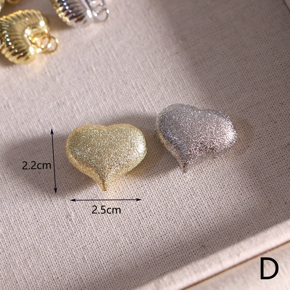 Charme plaqué or 18 carats en forme de cœur | Monaco