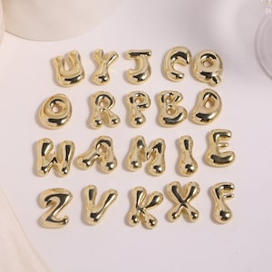 10-26 piezas, colgante de color dorado pulido, letra inicial del alfabeto, encanto para collar, joyería personalizada, regalo para ella