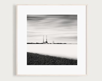 Poolbeg U2 Impression | Photographie noir et blanc d&#39;art | Paysage irlandais | Dublin Irlande Art | Photographie de voyage | Décoration murale irlandaise