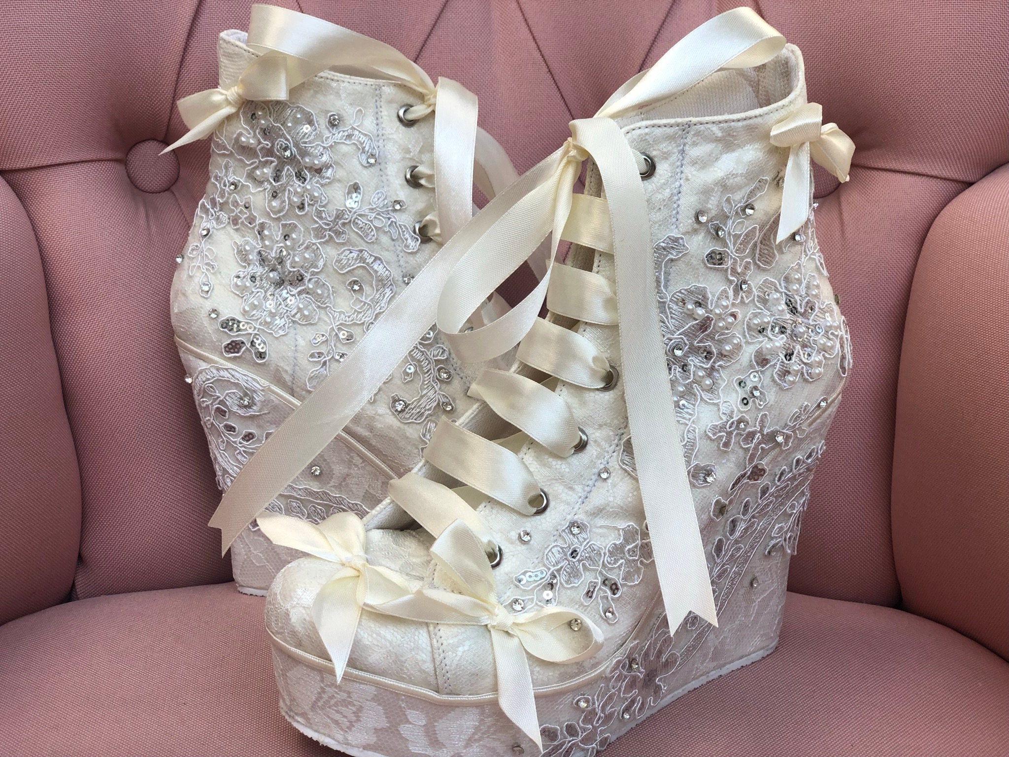 Converse wedge discount heels white