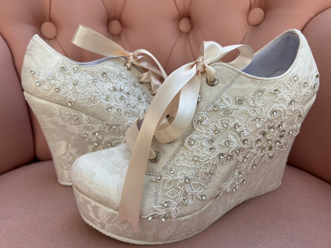 Bruidswigschoen kant bruiloft wedges crème kant sleehakken - Etsy Nederland