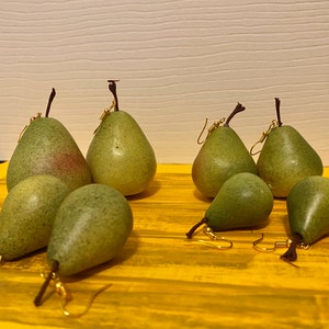 A Pair of Pears: pear earrings