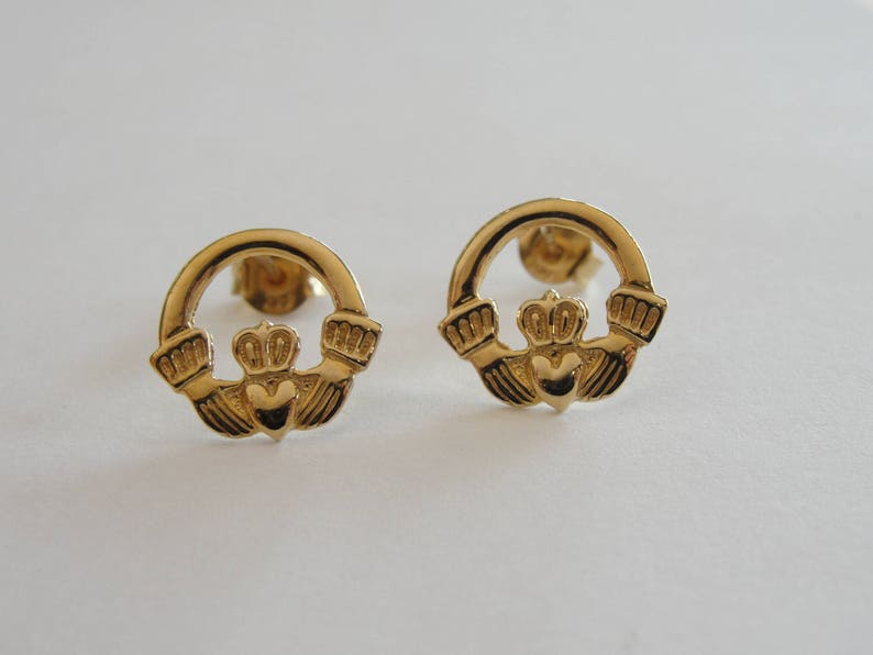14k Yellow Gold Claddagh Stud Earrings