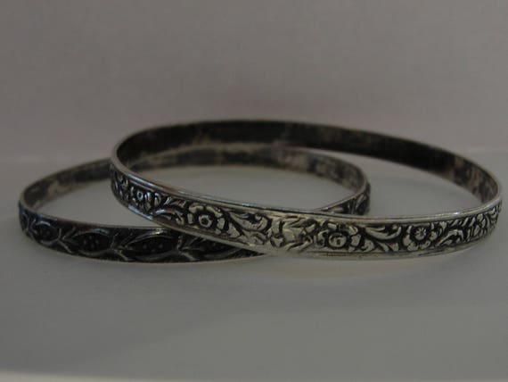 Vintage Silver Toned Flower Design Bangle Bracele… - image 1