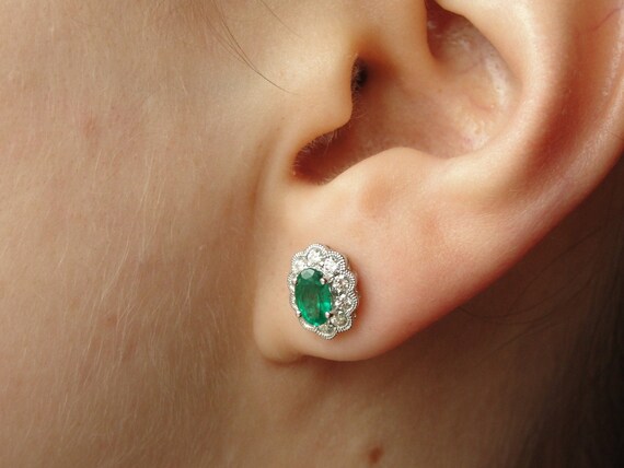 STUNNING 14k white gold emerald and diamond halo … - image 1