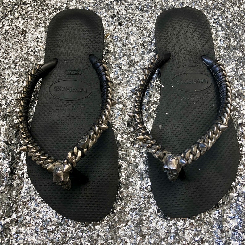 havaianas skull