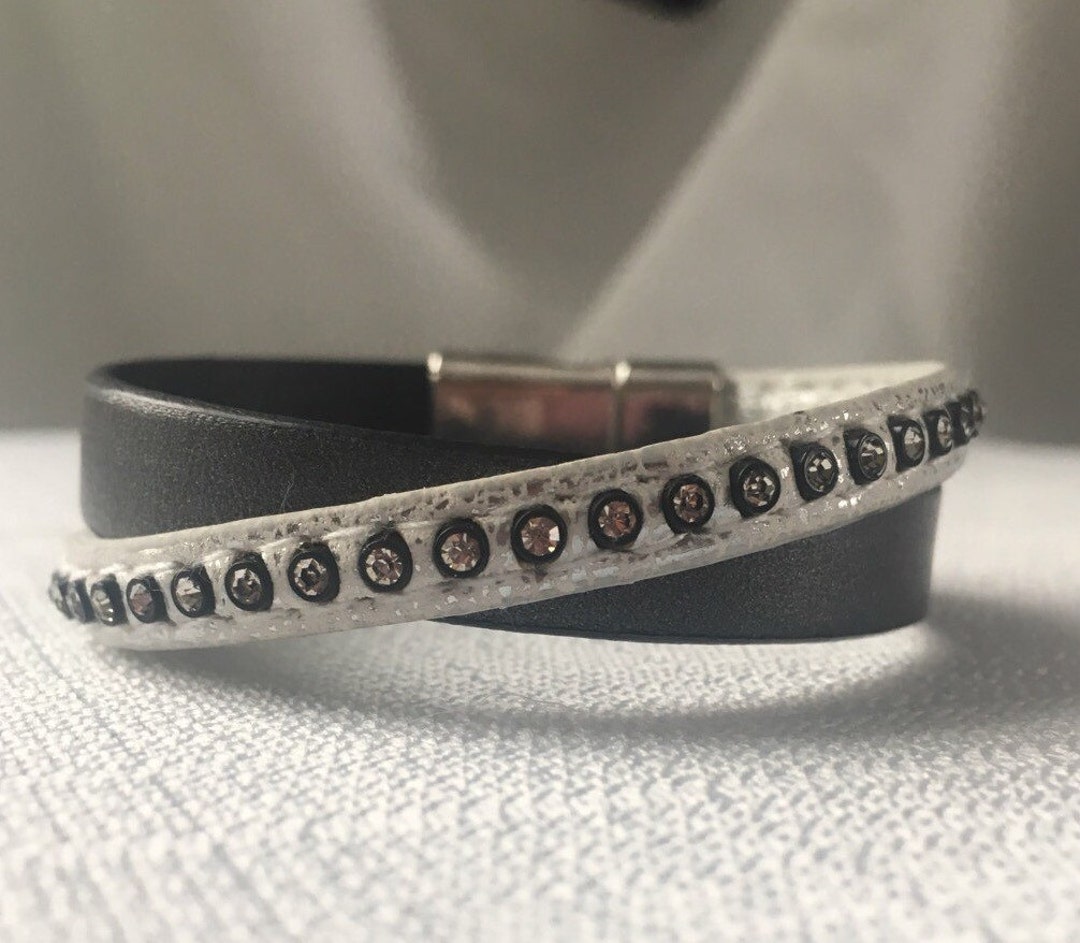 レザークリスタルラップブレスレット - Etsy 日本