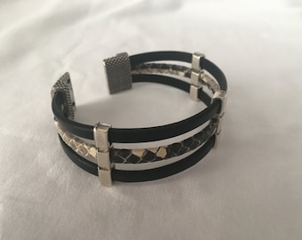 Bracciale avvolgente in pelle di serpente