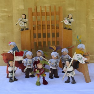 Flexible dolls in the Waldorf style - knights, squires, princesses and court jesters