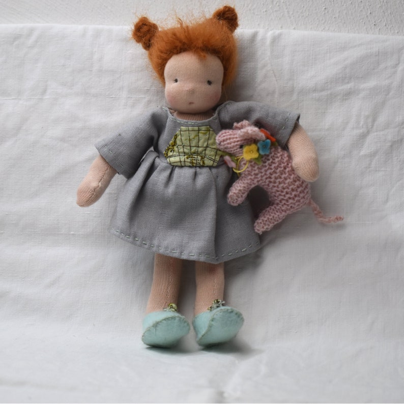 Puppenmädchen POPPY Stoffpuppe nach Art / Waldorfpuppe / Waldorfdoll Bild 9