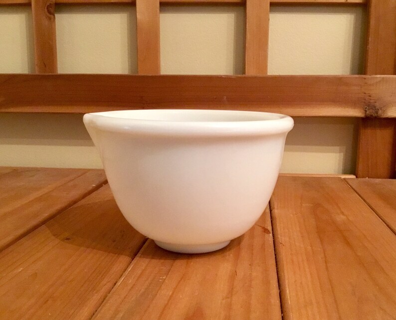 White Mixing Bowl / Milk Glass Mixing Bowl with Pour Spout Etsy