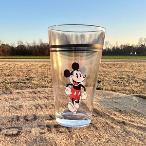 Pint Glass Featuring Mickey Mouse Glass Tumbler - Walt Disney  Micky Mouse Vintage Pint Glass