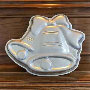 1979 Vintage Wilton Double Bells Cake Pan 502-1220 Wedding Bells Christmas Bells Church Party Pan Bridal Anniversary Collectible