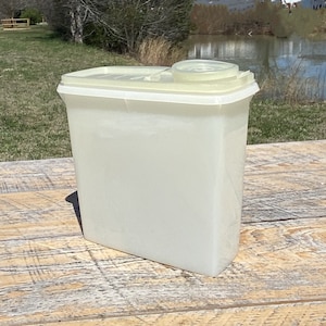 Vintage Tupperware 13 Tassen Super Saver Müslihalter Weiß Sheer Flip Top Deckel 2 Quarts Lagerung von trockenen Lebensmitteln 469 470 471