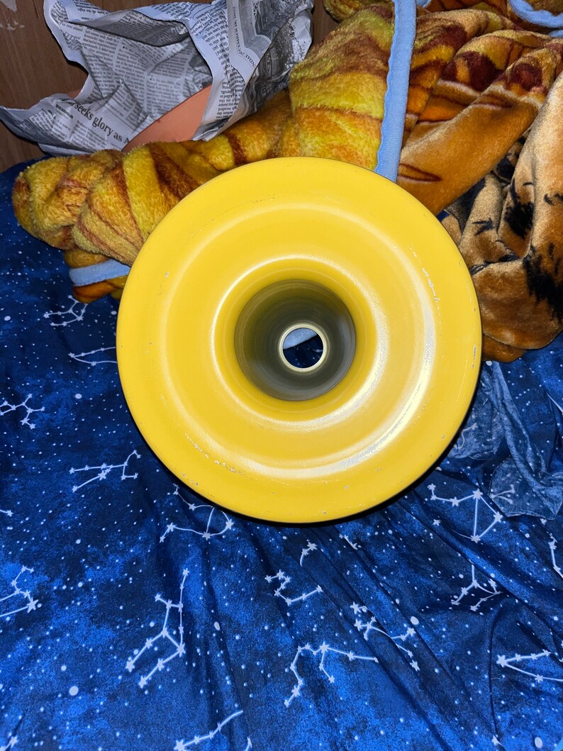 Yellow Bundt Pan Aluminum Metal Mold Form Yellow Gradient Exterior Cream Interior Collectible Kitchen Decor Tube Molds Forms Pans Wreath image 5