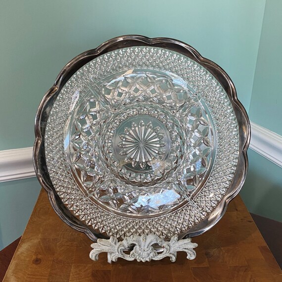 Divided Relish Tray Plate Dish 5 Sections Glass Circle Vintage Round Starburst with Scalloped Edges Divided Relish Tray Plate Dish 5 Sections Glass Circle Vintage Round Starburst with Scalloped Edges