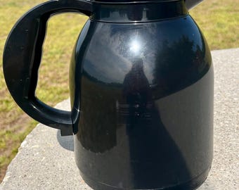 Vintage 6 cups Carafe -- Insulated Thermos - Hot Cold