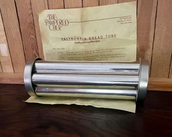 Flower Design Scalloped Bread Tube Pampered Chef Scalloped Bread Tube In Plastic Wrap  3 Parts Top Bottom and Tube w/ Instructions