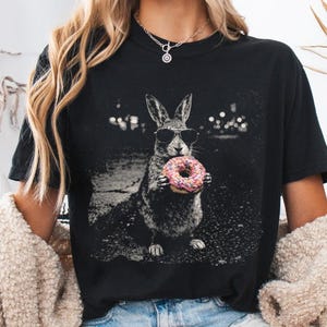 Cute Animal Graphic Tee,Rabbit Donut Shirt,Funny Animal Tee,Vintage Bunny Graphic T-Shirt, Cute Foodie Shirt, Aesthetic Gift,Donut Lover Tee