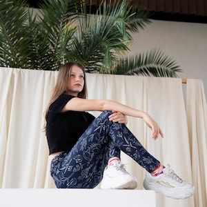 Dark Blue Floral Leggings: Nature Inspired Yoga Pants with White Flowers