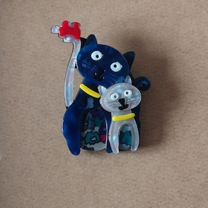 3D-kattenbroche van acryl: art-decostijl, parelmoerafwerking