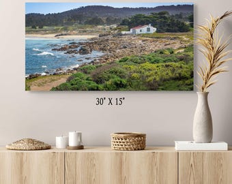 Impresión fotográfica de bellas artes de un paisaje marino de una cabaña costera de Pebble Beach, California