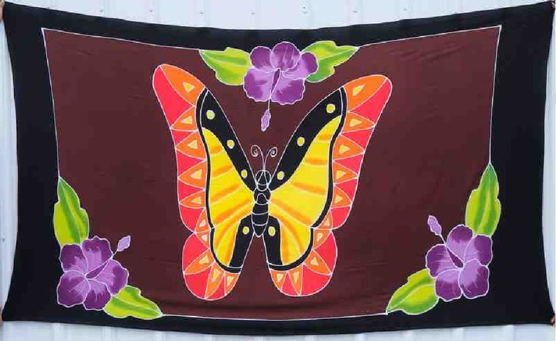 CD564 Kimono Maxi Plus Size com Estampa de Borboletas em Batik Pintado à Mão - Casaco Aberto, Estilo Casaco Longo, Ideal para Praia - Tamanhos até 5X imagem 5