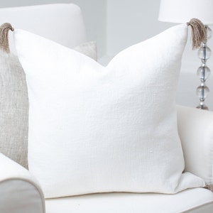 Linen pillow cover with tassels / decorative tassel pillow / linen cushion with tassels / stonewashed linen pillows / tassel cushions case pure white
