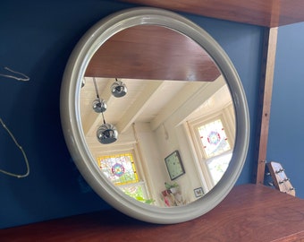 GRAND miroir de l’ère spatiale, miroir de maquillage en plastique gris du milieu du siècle des années 60 - 70. Miroir tigre de Hollande