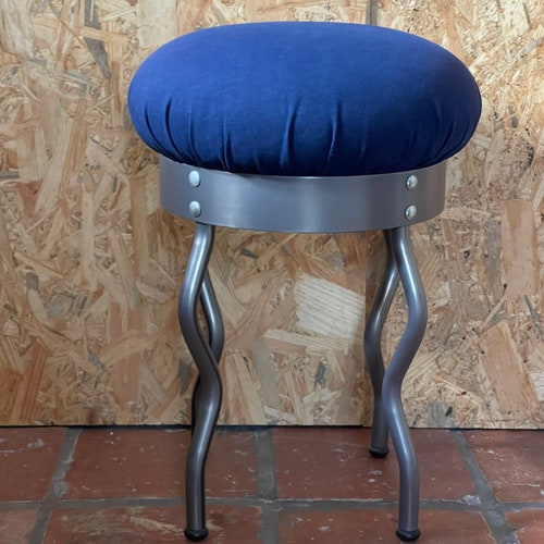 Vintage shops Ikea stool, by Per Ivar Ledang. model URI. Memphis style modern stool with wavy legs. Blue
