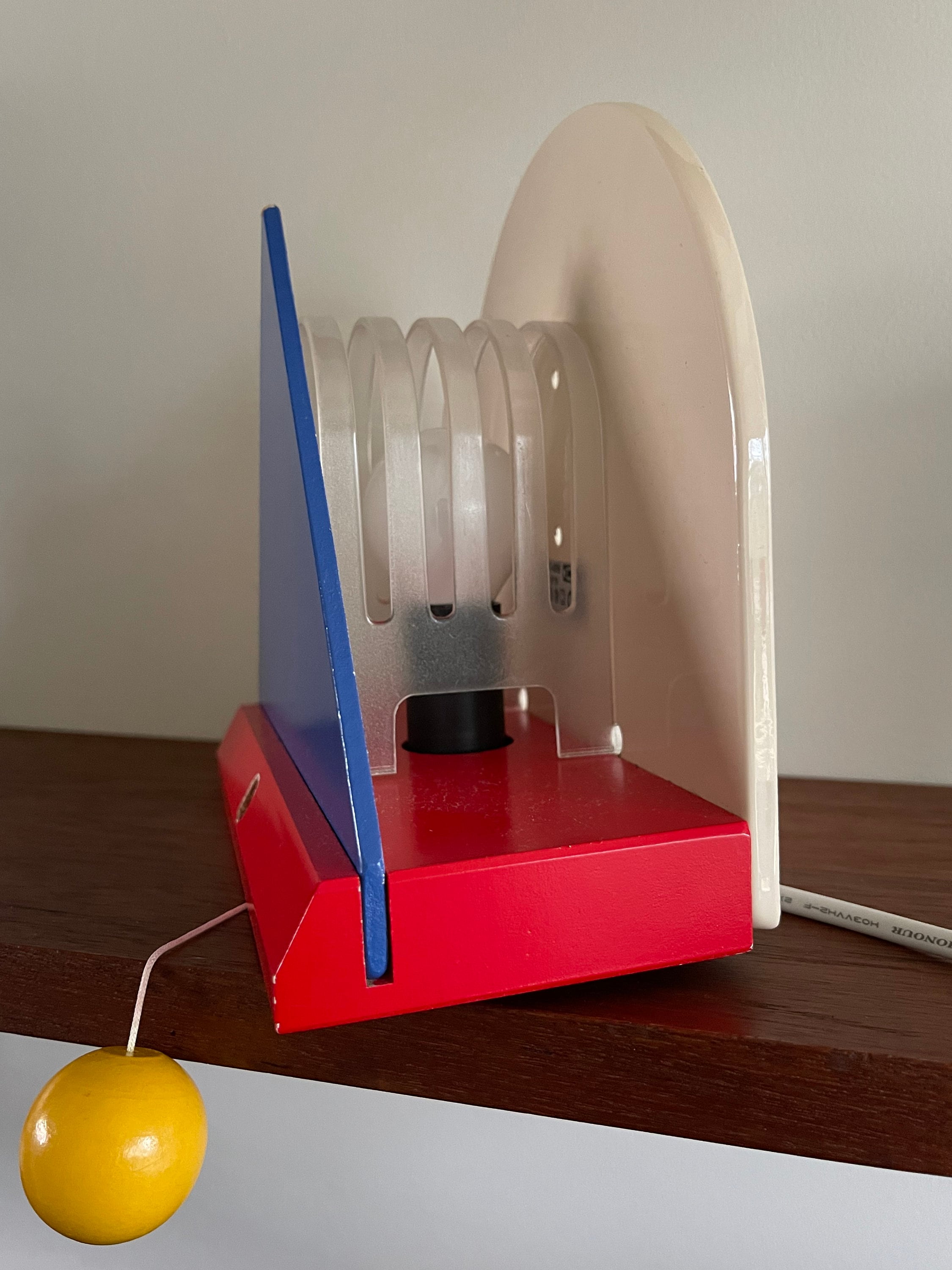 メンフィス スタイル 80 年代 Ettore Sottsass の IKEA ウォール