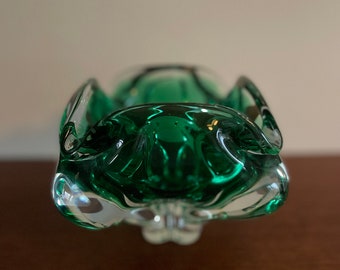 Heavy ashtray made of green glass, hand-blown 1960s, star motif, turned glass, handmade. Emerald green bowl.