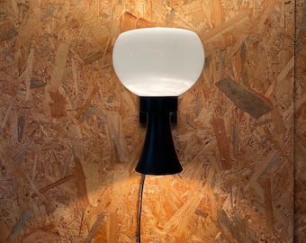 Midcentury space age diabolo lamp mushroom lamp wall lamp, Dijkstra / Herda ? 1960s-70s plexiglass with metal black and white