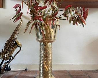 Vintage brass wine cooler / champagne cooler / flower pot on original column, 1950s - 1960s eye-catcher party decoration!