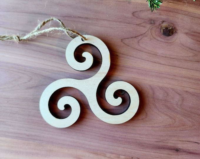 Triskele Ornament | Witch Pagan Tarot | Maple Wood | Non-Religious | Hygge | Christmas Tree | Solstice Ritual | Yule Season | Viking