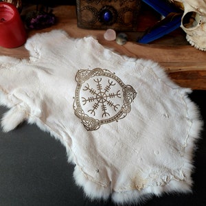 Ægishjálmr 'Helm of Awe' Rabbit Hide Altar Cloth – Norse Pagan Ritual Centerpiece Mat – Genuine Fur (12"–16″)