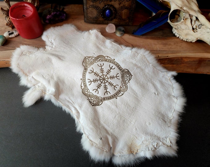 Ægishjálmr 'Helm of Awe' Rabbit Hide Altar Cloth – Norse Pagan Ritual Centerpiece Mat – Genuine Fur (12"–16″)