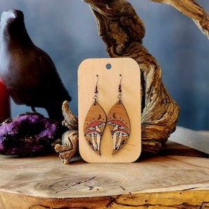 Pilz 1 Design, Mahagoni Baumeln Holz Ohrringe, Hygge, Heiden Kunst, Witchy Dekor, Cottagecore Schmuck, Waldnymphe, Feen Fee, Geschenk für Sie