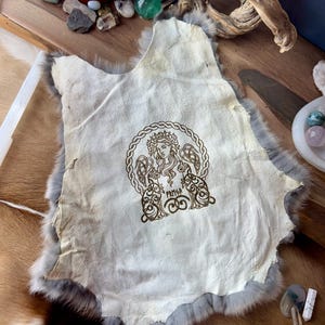 Freya Goddess Rabbit Hide Altar Cloth – Norse Pagan Ritual Centerpiece Mat – Genuine Fur (12&quot;–16″)