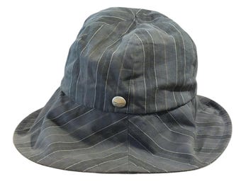 Sombrero tipo pescador a rayas de Vivienne Westwood (Hecho en Japón)