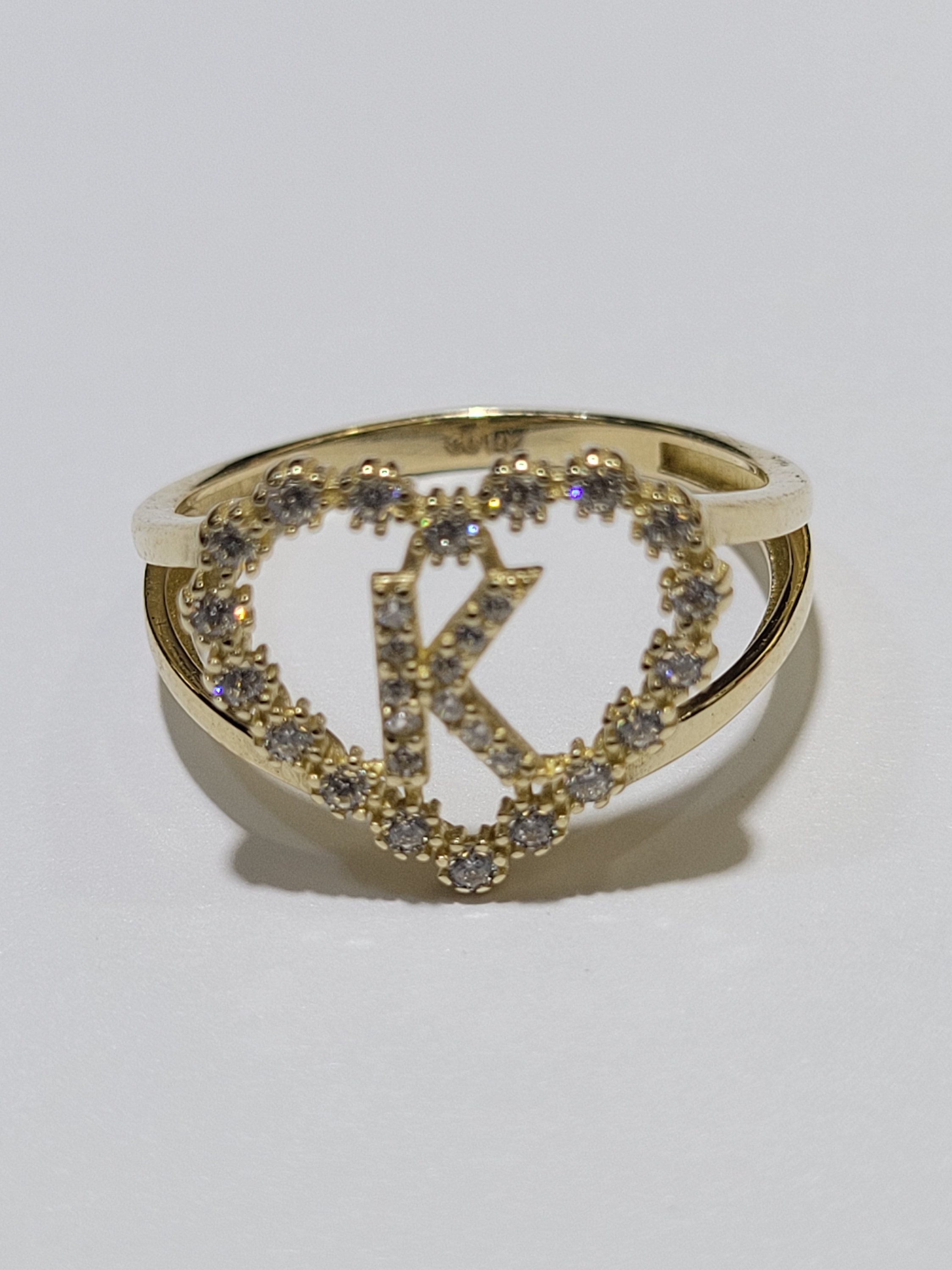 22 Carat Gold CZ Ladies Ring - £310.00 (SKU:25529)